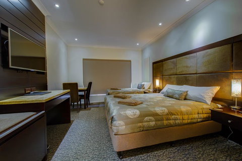 Western Downs Motor Inn - Accommodation Batemans Bay 1