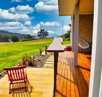Whale Studio Apartment 1a Ocean Street - Accommodation Batemans Bay