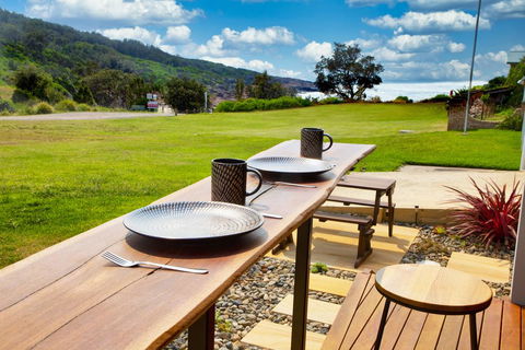 Whale Studio Apartment, 1a Ocean Street - Accommodation Batemans Bay 1
