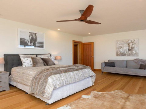 Willowview - Coastal Retreat, Stunning Views - Accommodation Batemans Bay 3