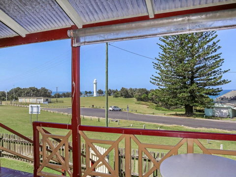 Yamba Pilot Cottage 1 - Pets Welcome - Close To Beach - Accommodation Batemans Bay 0