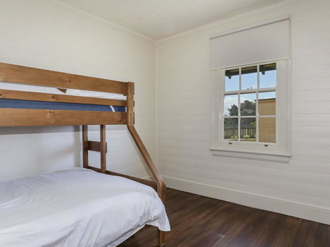 Yamba Pilot Cottage 2 - Pets Welcome - Close To Beach - Accommodation Batemans Bay 1