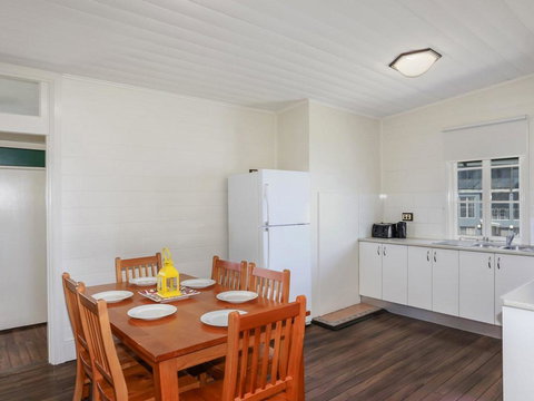Yamba Pilot Cottage 2 - Pets Welcome - Close To Beach - Accommodation Batemans Bay 2