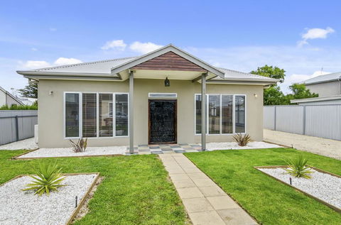 Zaahira House - Accommodation Batemans Bay 0