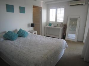 Breathtaking Views Over Currimundi Lake! - Accommodation Batemans Bay 5