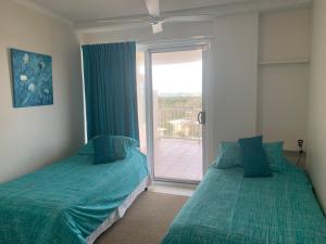 Breathtaking Views Over Currimundi Lake! - Accommodation Batemans Bay 3