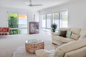 Relax At Bokarina Beach House Walk To Beach Relax By The Pool - Accommodation Batemans Bay 5