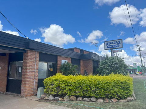 Abajaz Motel-Centrally Located-Shaded Parking - Accommodation Batemans Bay 1