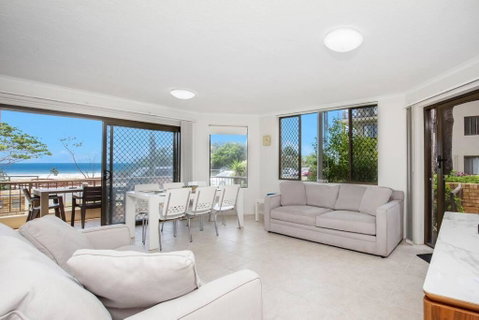 Absolute Beachfront Apartment! - Accommodation Batemans Bay 3