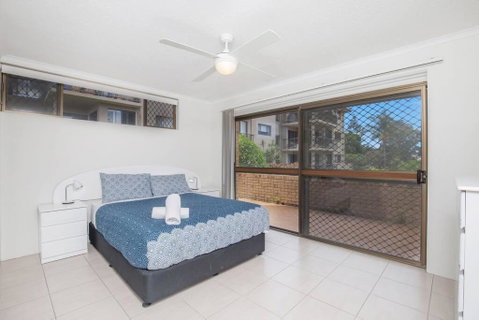 Absolute Beachfront Apartment! - Accommodation Batemans Bay 4