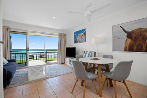 Absolute Beachfront Apartment 9T - Accommodation Batemans Bay 0