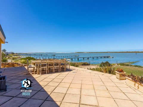 Absolute Water Frontage W/ Jetty + Boat Ramp - Accommodation Batemans Bay 4