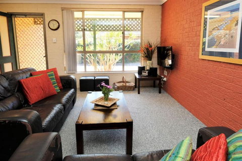 Acacia - Accommodation Batemans Bay 2