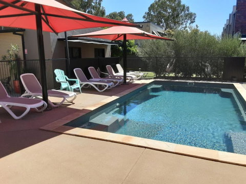 Adelphi Apartment 2- Poolside Or Apartment 2A- King Studio - Accommodation Batemans Bay 2