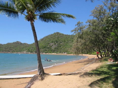 AFFORDABLE ISLAND ESCAPE! Queen Studio, Nelly Bay - Accommodation Batemans Bay 4