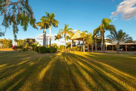 Albert Park Motor Inn-KING BEDS-POOL-SHADED PARKING - Accommodation Batemans Bay 0