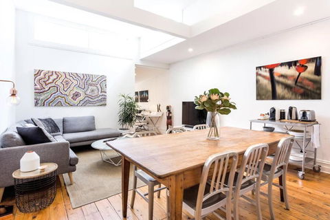 Albert Park Victorian House With Style And Art Gallery - Accommodation Batemans Bay 3