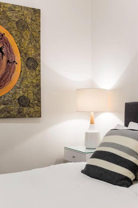 Albert Park Victorian House With Style And Art Gallery - Accommodation Batemans Bay 4