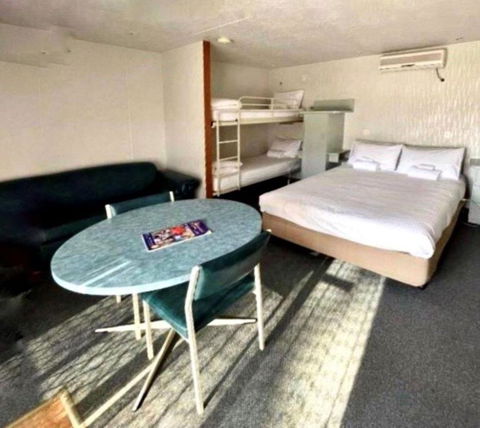 Alexandra Parklife Studio 3 - Accommodation Batemans Bay 2