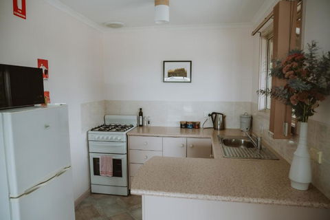 Alkoomi Chalets - Accommodation Batemans Bay 3