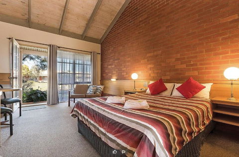 All Rivers Accommodation - Accommodation Batemans Bay 3