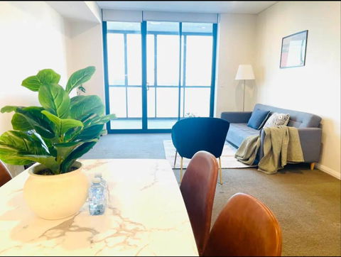 Amazing City View 2 Bedroom Condo 1 Min Station - Accommodation Batemans Bay 2
