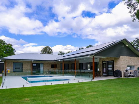 Amazing House Big Swimming Pool BBQ - Accommodation Batemans Bay 0