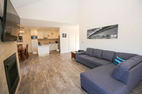 Amber Mist Villa - One - Accommodation Batemans Bay 2