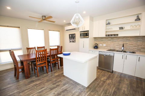 Amber Mist Villa - One - Accommodation Batemans Bay 3