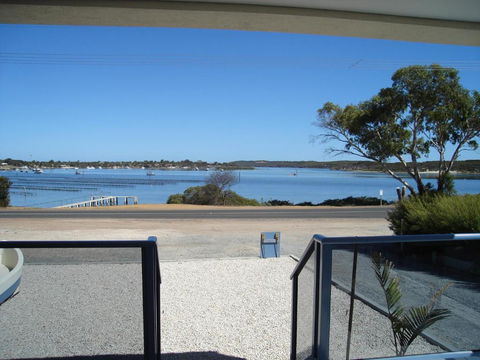 Ambience Apartments Apartment 2 - Accommodation Batemans Bay 2