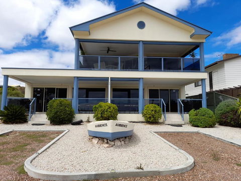 Ambience Apartments Apartment 2 - Accommodation Batemans Bay 3