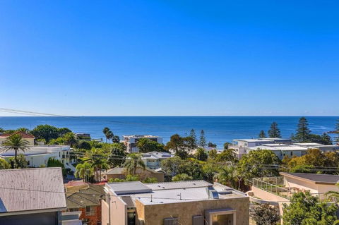 Amelie - Luxury Beach View Condo Minutes To Beach - Accommodation Batemans Bay 3