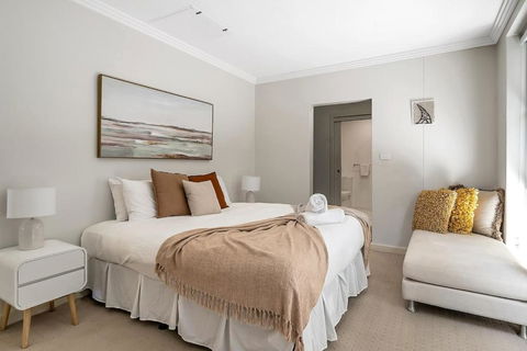 Amelie - Luxury Beach View Condo Minutes To Beach - Accommodation Batemans Bay 4