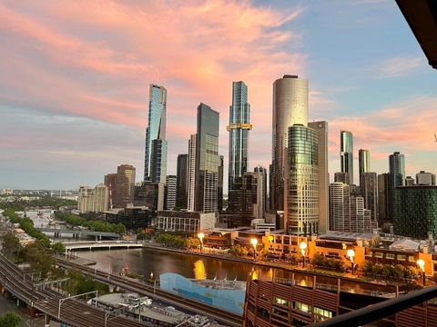 Aura2107, 2 Bedroom Apartment With Balcony, Stunning Yarra River And City Views - Accommodation Batemans Bay 2