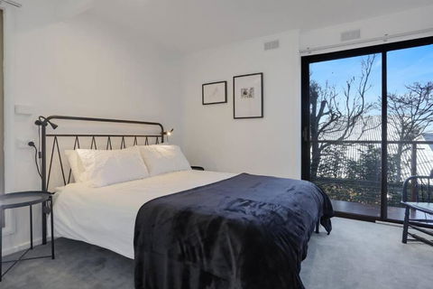 Aqua La Vista - 4 Bedroom Pet Friendly House - Accommodation Batemans Bay 2