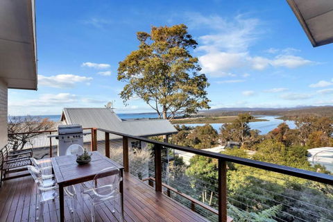 Aqua La Vista - 4 Bedroom Pet Friendly House - Accommodation Batemans Bay 3