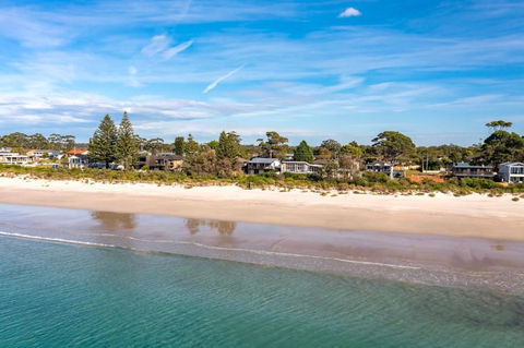 Aqua Vista By Jervis Bay Rentals - Accommodation Batemans Bay 4
