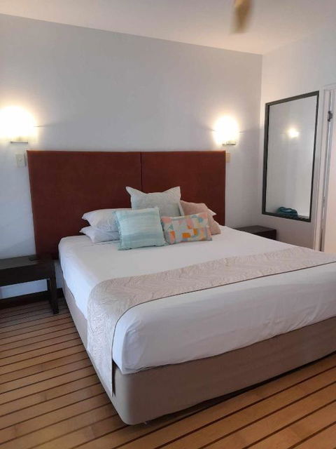 AquaView Boathouse Airlie Beach - Accommodation Batemans Bay 2