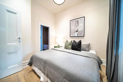 Archer St Heart Of North Adelaide Balcony 65TV - Accommodation Batemans Bay 4