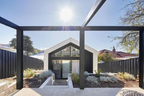 Architectural Brilliance - Sandy Bay - Accommodation Batemans Bay 2