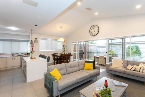 Armidale Cottage - House 1 - Accommodation Batemans Bay 0