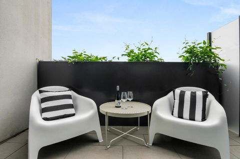 Art Deco - Collingwood Hideaway - Accommodation Batemans Bay 2