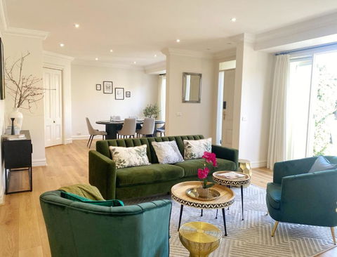 Art Deco In Toorak - Accommodation Batemans Bay 4