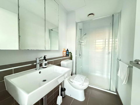 Astonishing 2B2B UpperWestSide Residence Opposite Southern Cross Station - Accommodation Batemans Bay 4