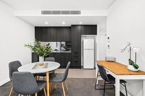 Astra Apartments Wollongong - Accommodation Batemans Bay 3