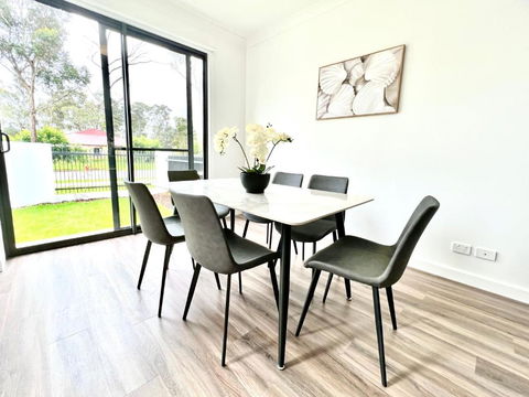 Austral Brand New Modern 4 Br Home - Accommodation Batemans Bay 2