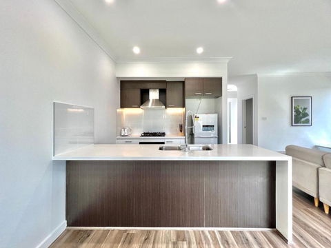 Austral Brand New Modern 4 Br Home - Accommodation Batemans Bay 4