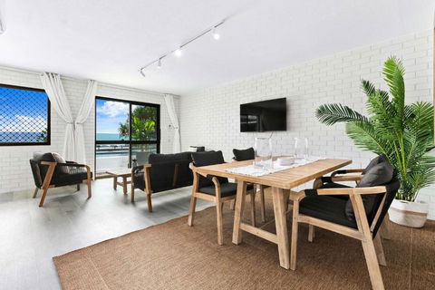 Autumn On The Esplanade - Accommodation Batemans Bay 3