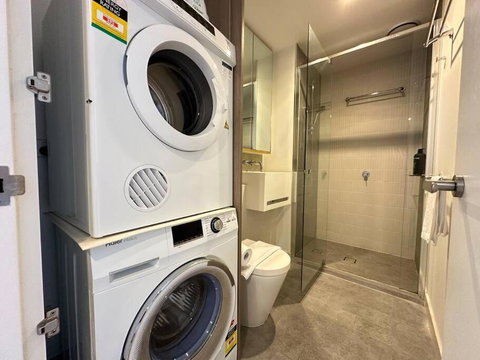 Avant CBD Cozy & Spacious 2BR Residences - Accommodation Batemans Bay 4