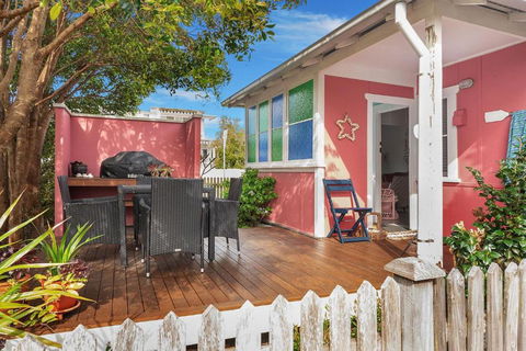 Atlantis Retro Beachside Couples Retreat - Accommodation Batemans Bay 0